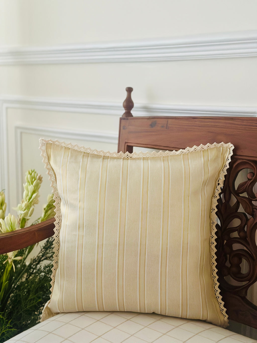 Kasavu Onam Cushion Cover