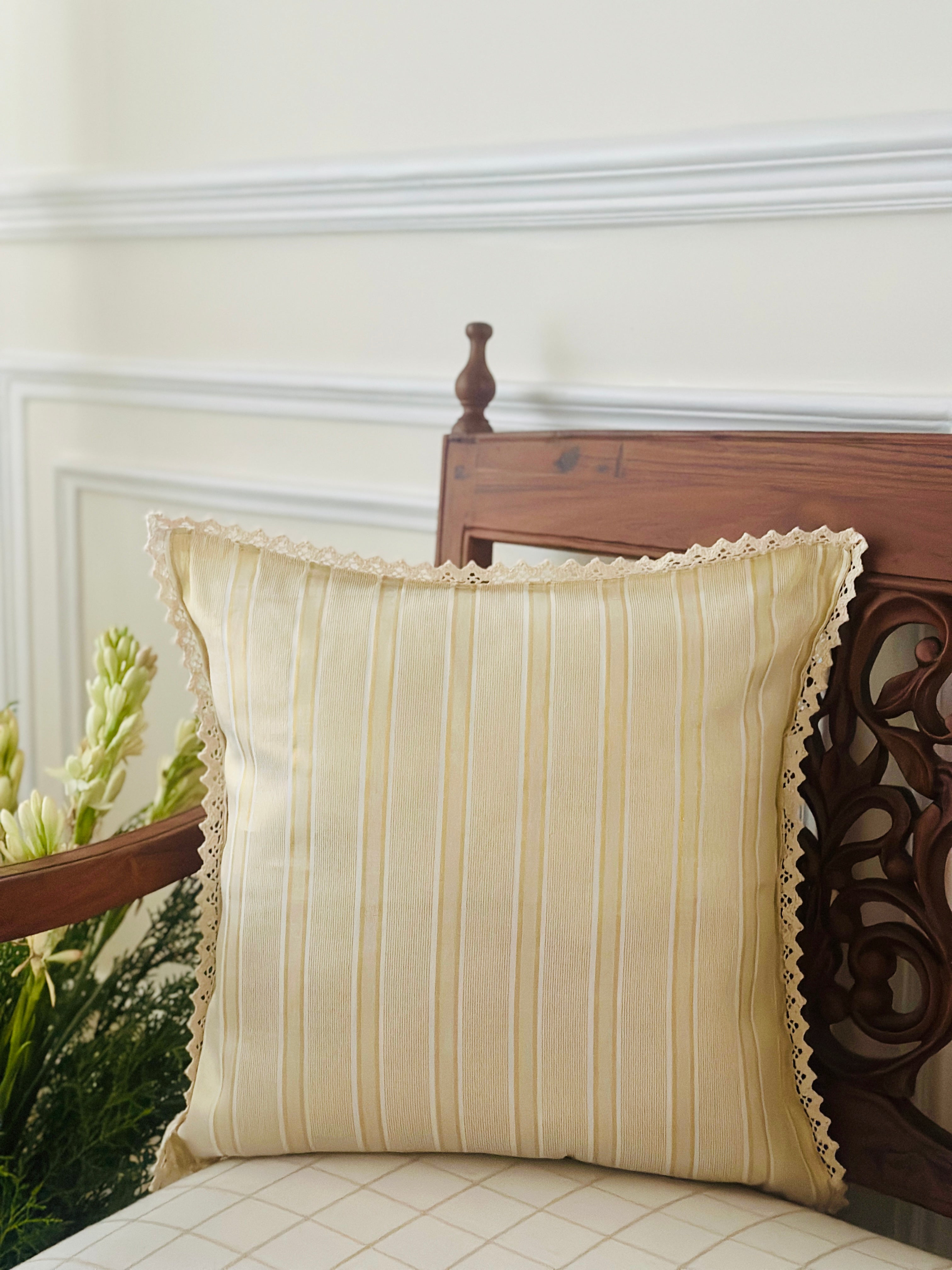 Kasavu Onam Cushion Cover