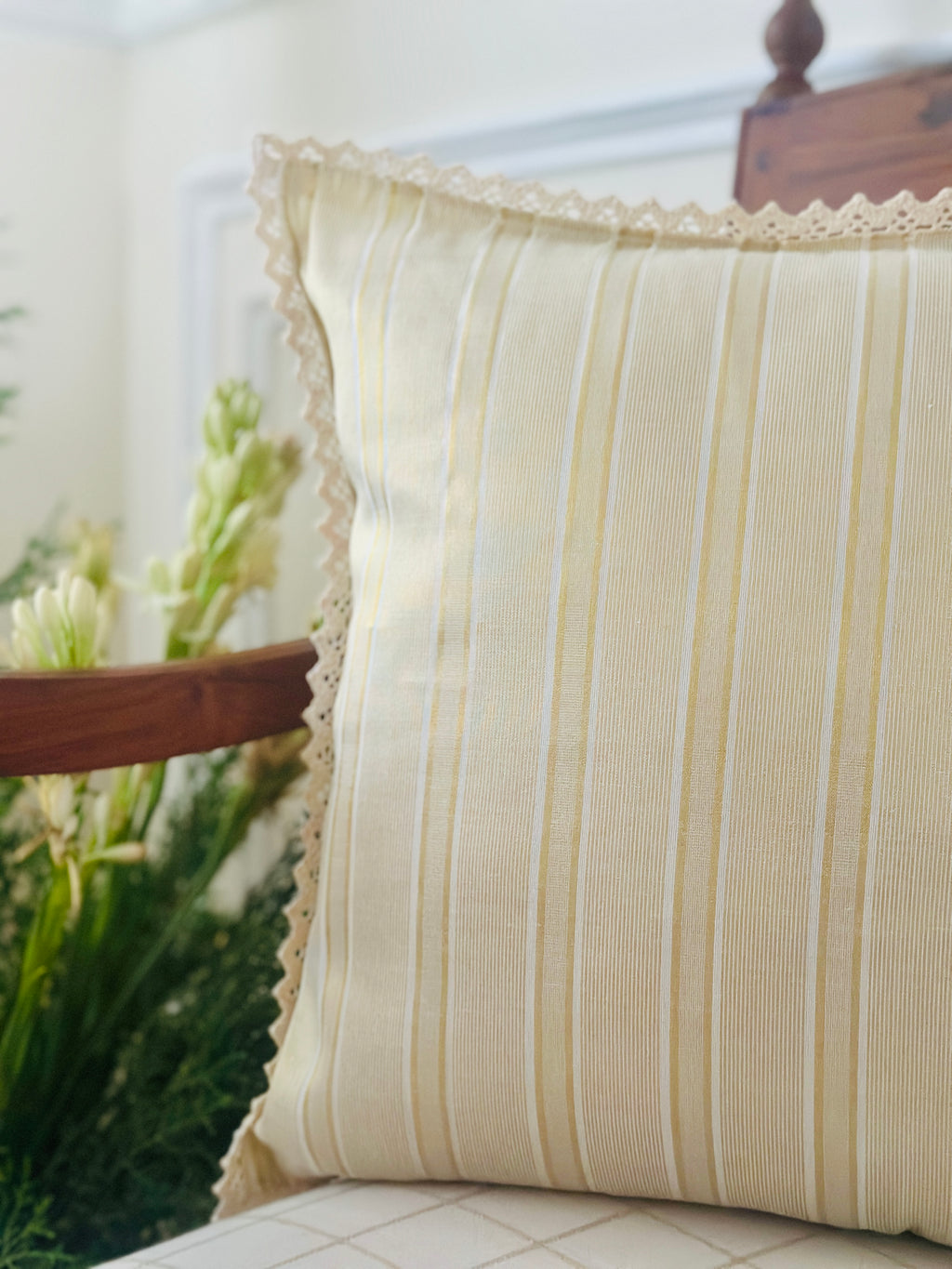 Kasavu Onam Cushion Cover