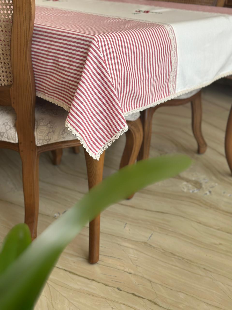 Christmas Cottage Stripe Table Cover