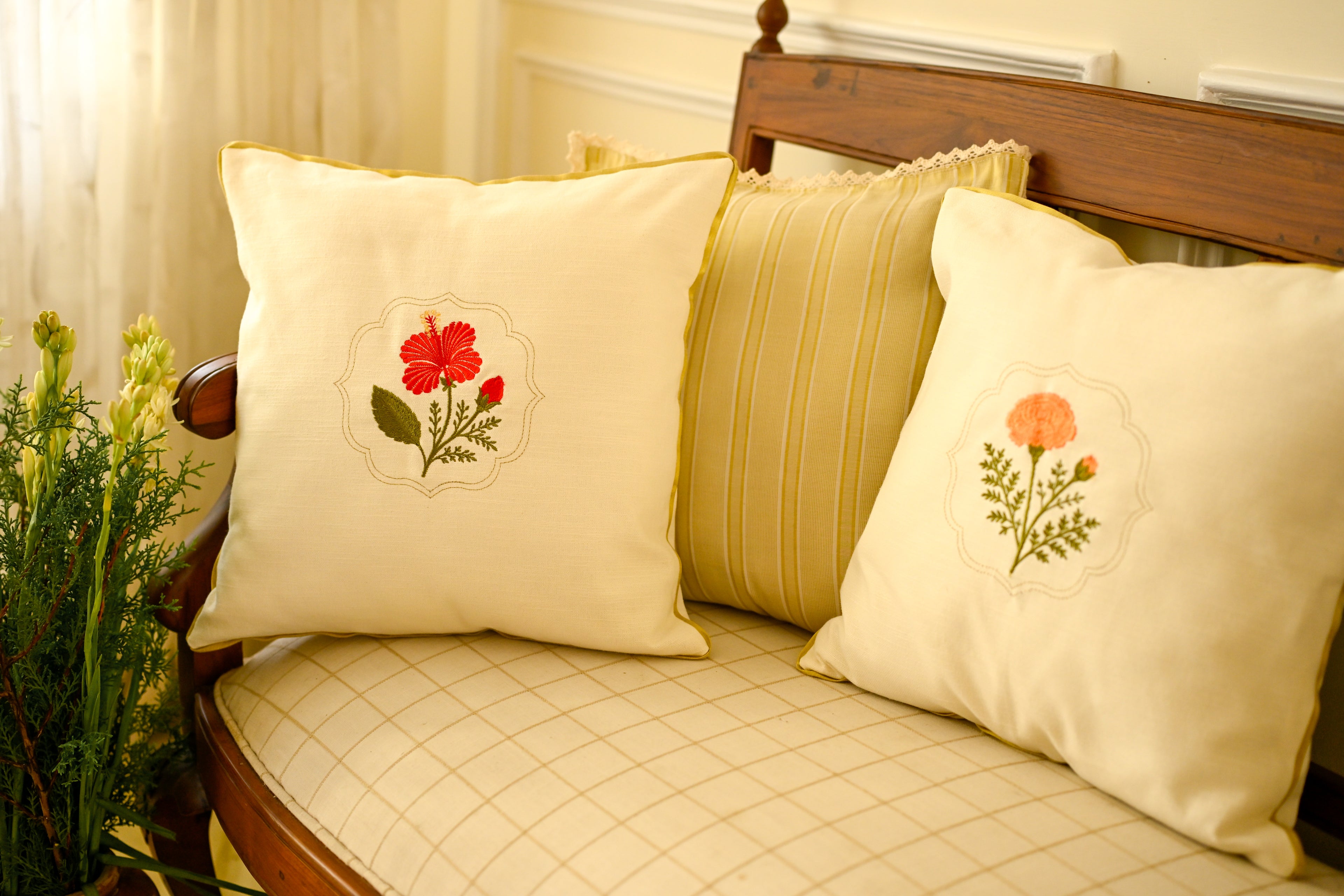 Kasavu Onam Cushion Cover