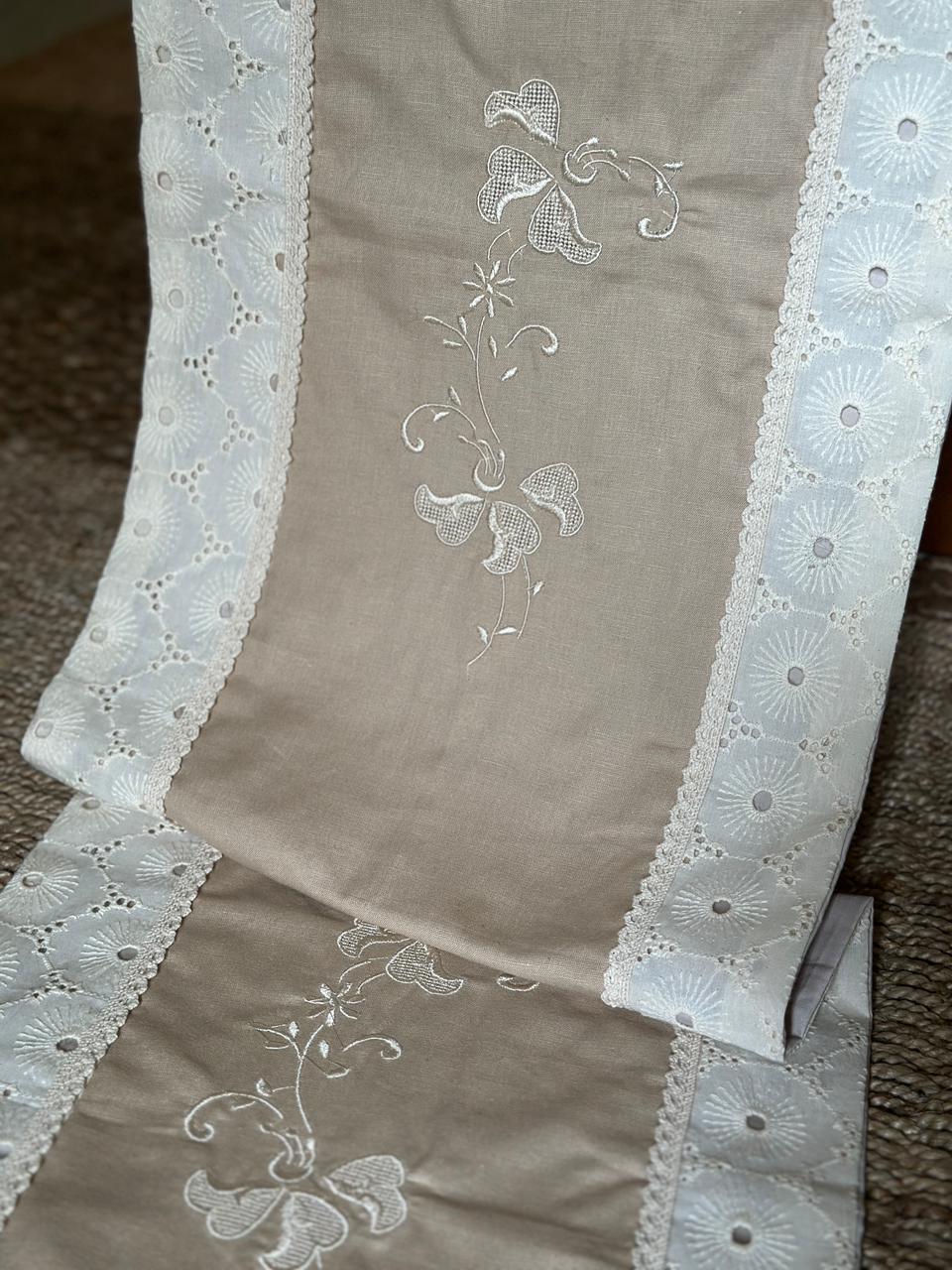 Hakoba Embroidery Runner