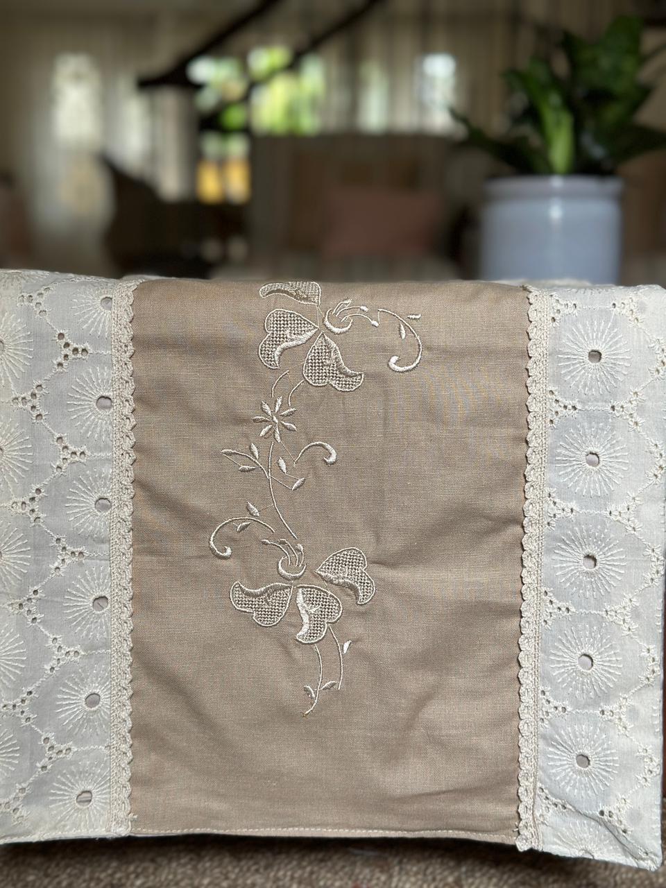 Hakoba Embroidery Runner