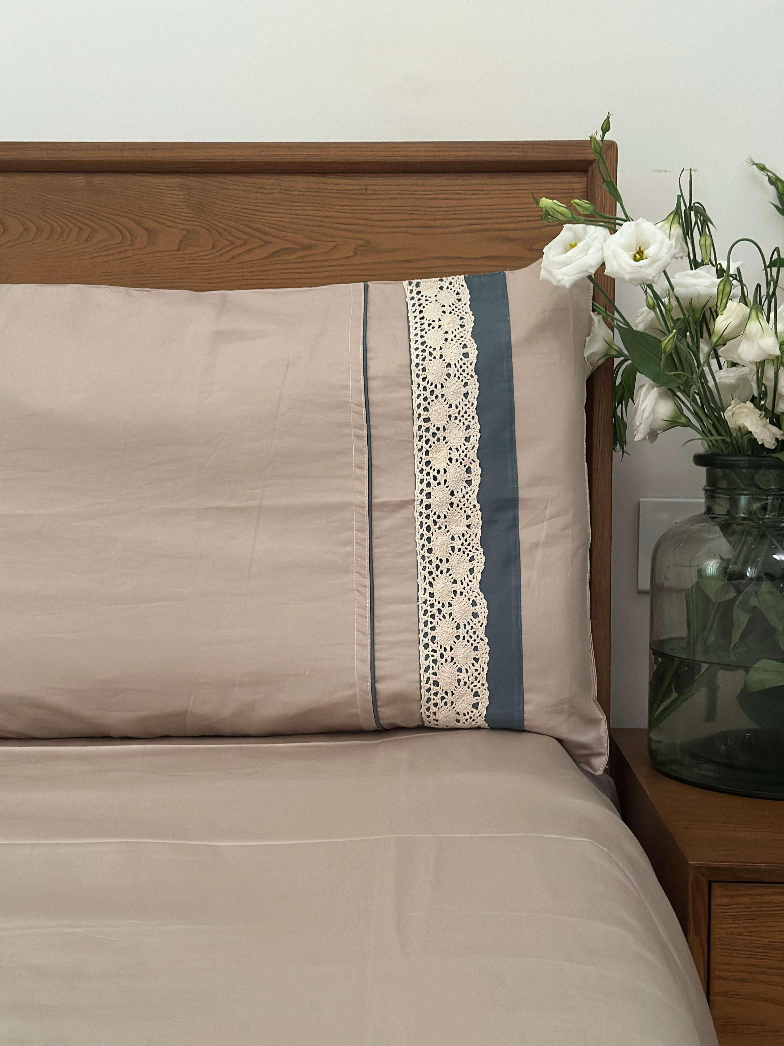 Taupe Bedset