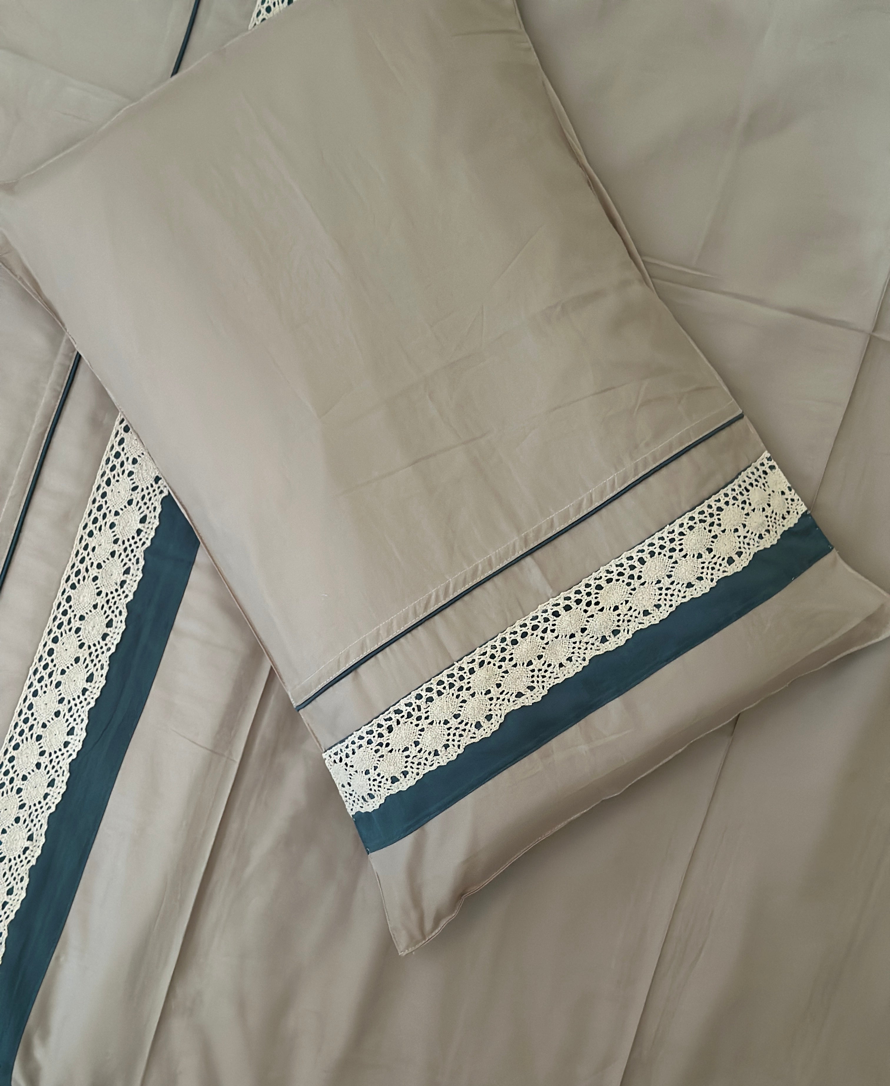 Taupe Bedset