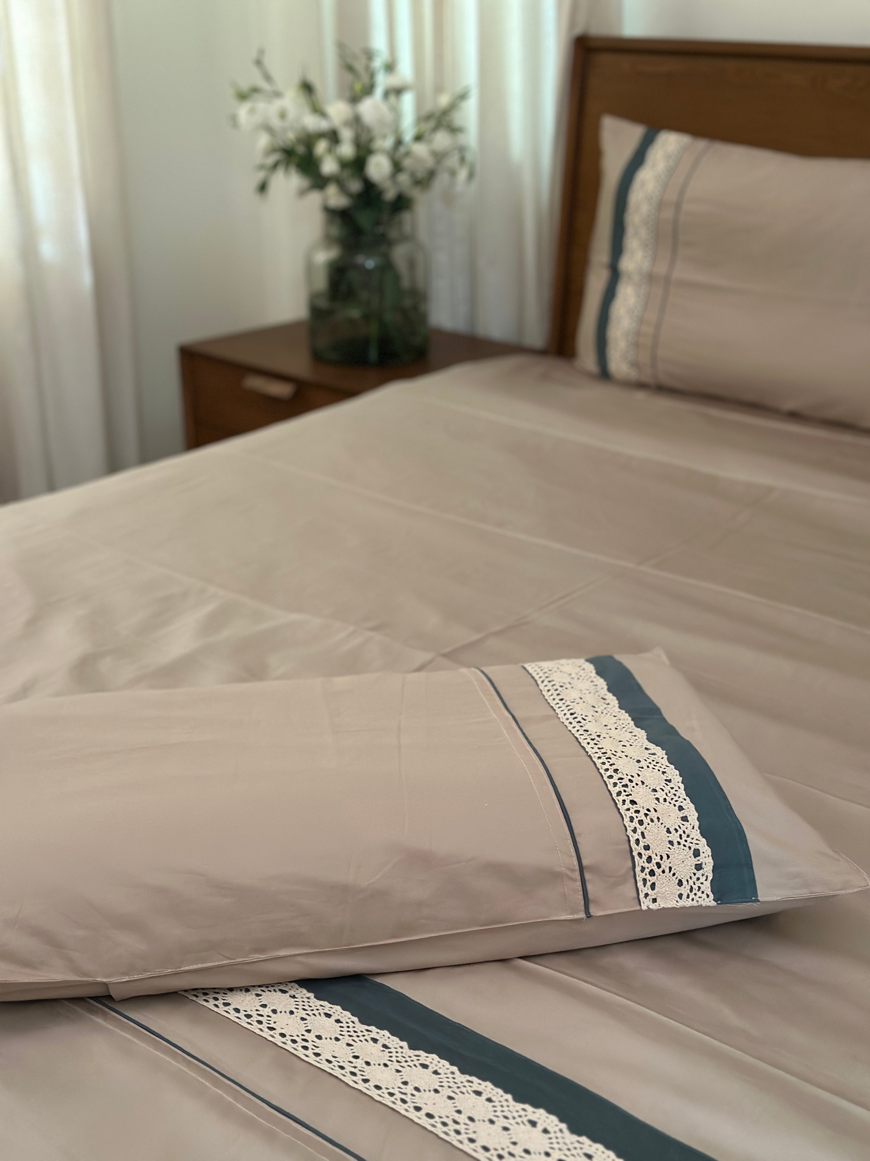 Taupe Bedset