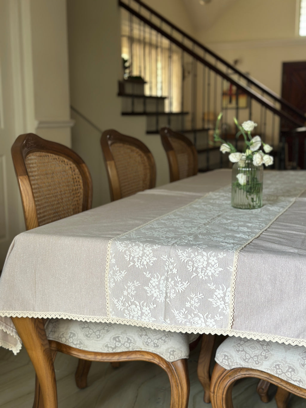 Elyn Table cloth