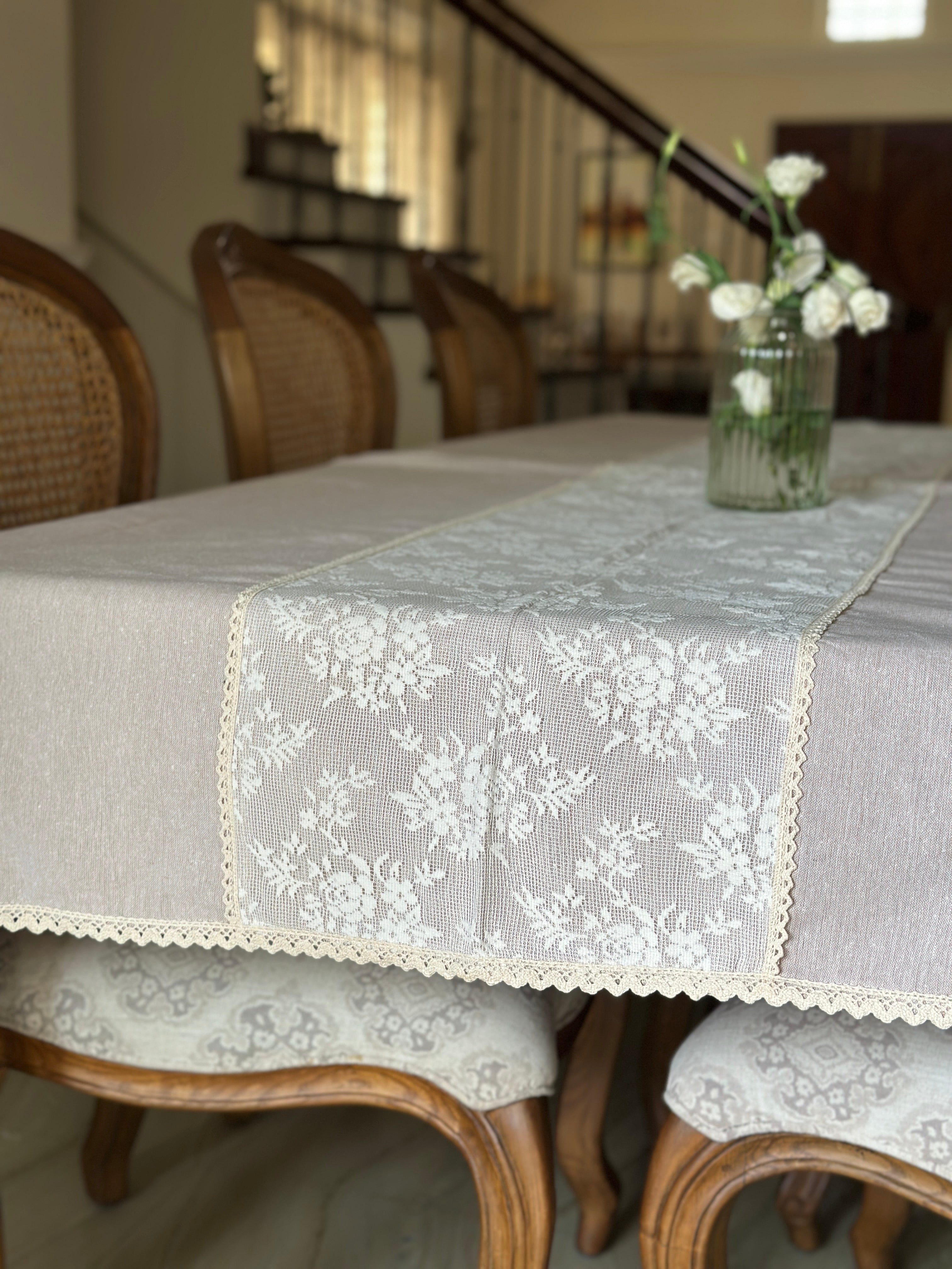 Elyn Table cloth