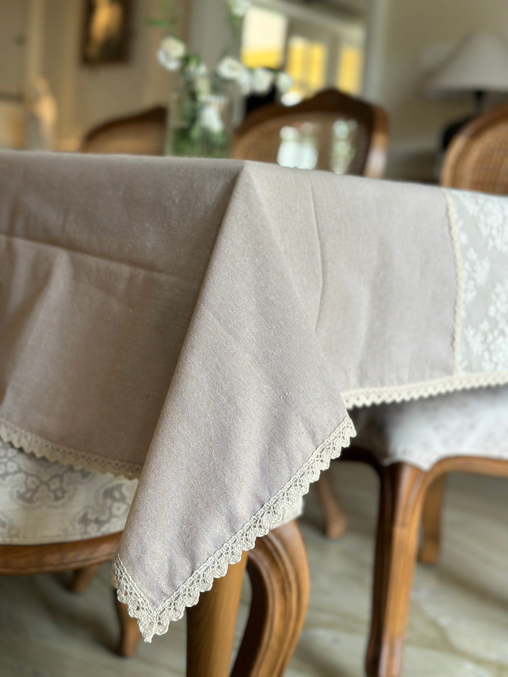 Elyn Table cloth
