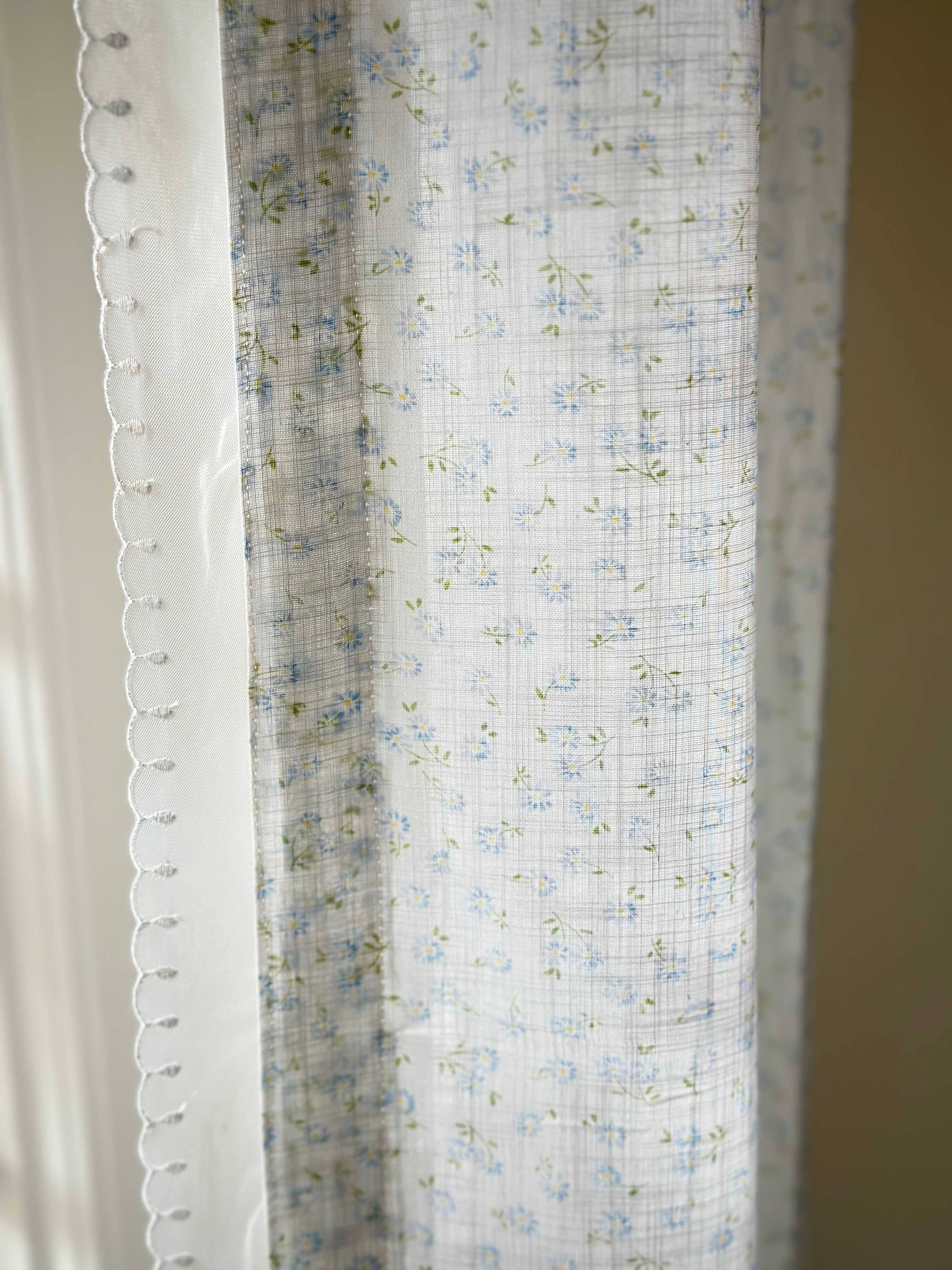 Daisy Semisheer Curtain