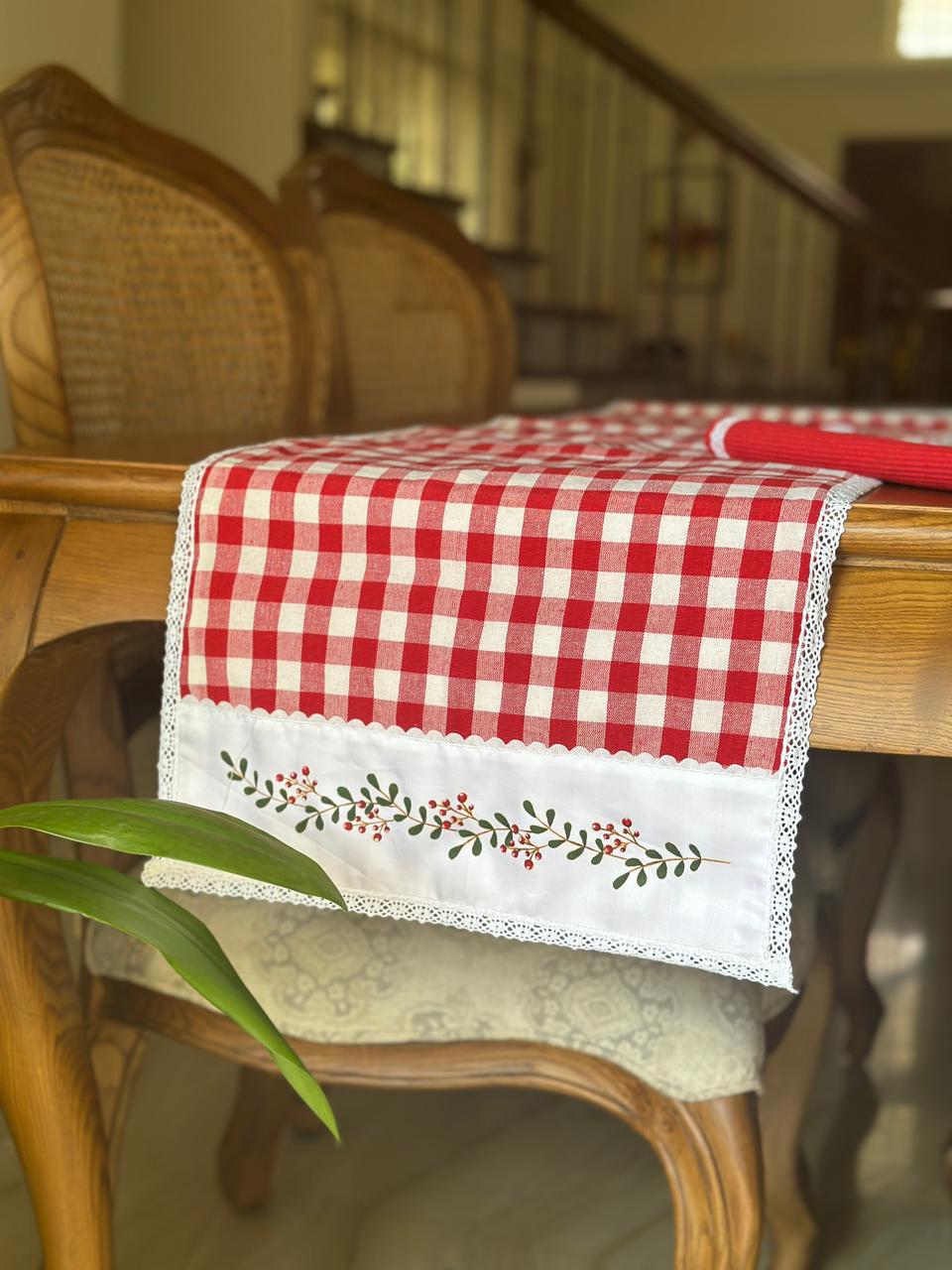 Merry Berry Table Runner