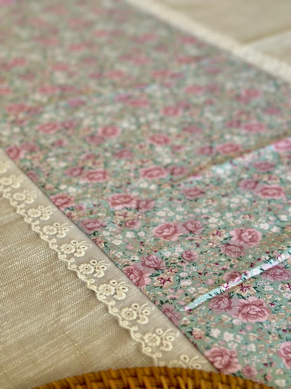 Amora Table Cover