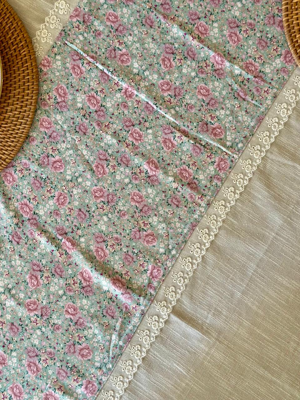 Amora Table Cover