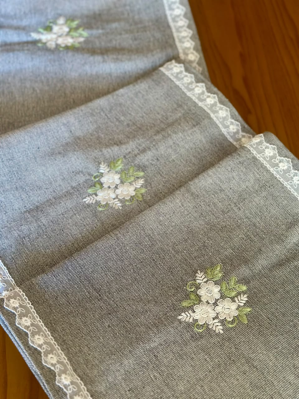 Aster Table Runner