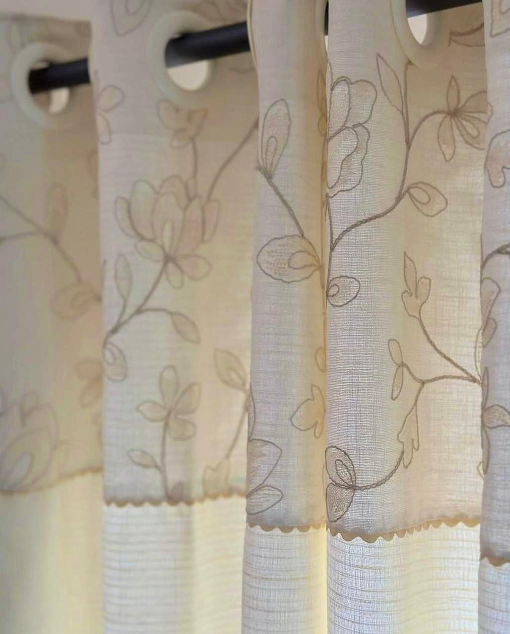 Ivory Vine Opaque curtain